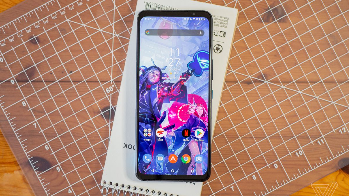 Asus ROG Phone 6 Mobile Review3