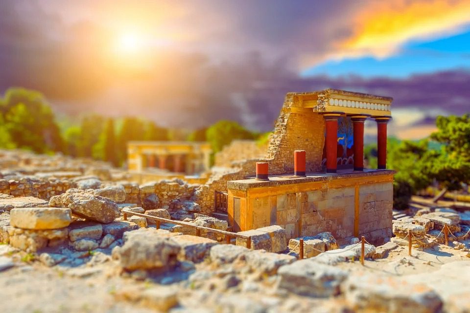 Discovering the Minoan Civilization: Life in Ancient Crete